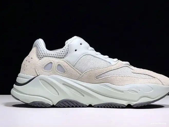 v2 Yeezy Adidas 700 Salt Boost EG7487 0513
